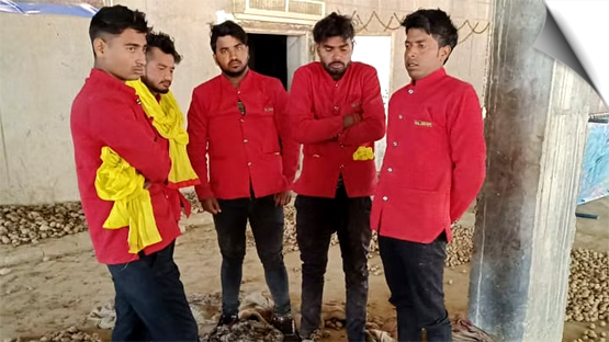 हैवानियत | उप्र: BJP नेता ने चोरी के शक में 5 वेटरों को रातभर जंजीरों से बांधकर बनाकर रखा