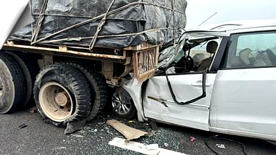 Madhya Pradesh | Car crushed with trolley in Mandsaur, 2 women killed, four injured