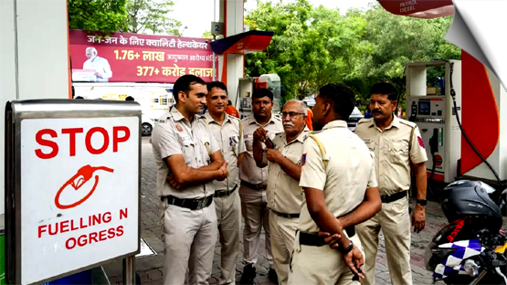 Delhi begins ban on fuel sale to old vehicles; AI cameras, traffic police teams deployed at pumps