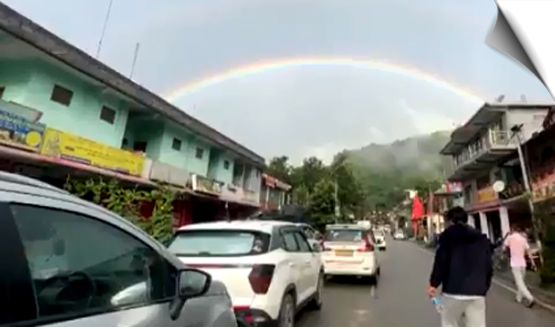 भूस्खलन और अचानक आई बाढ़ के कारण चंडीगढ़-मनाली राष्ट्रीय राजमार्ग अवरुद्ध